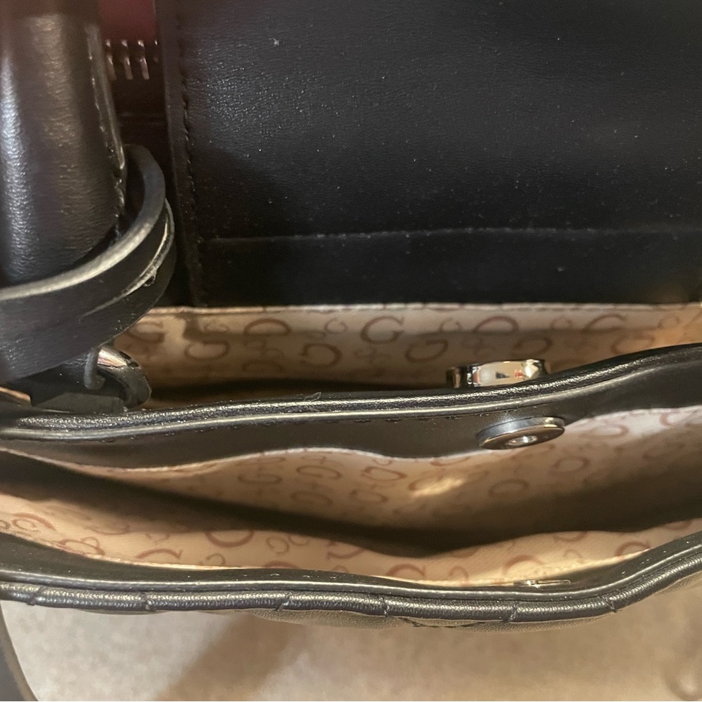 Guess Quilted Black Shoulder Bag - Picture 11 of 14